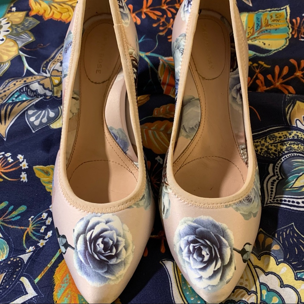 Pale pink Taryn Rose heels - 9